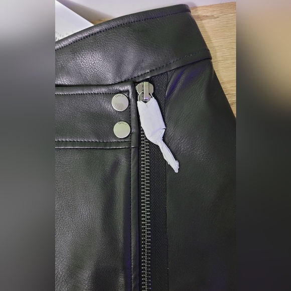 Only Black Faux Leather Skirt NWT XL Zipper Details Asymmetrical Front Panel - Picture 3 of 7